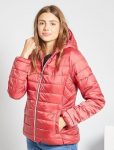 10€ la doudoune à capuche femmes dans les soldes